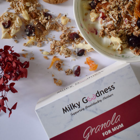 BERRY GRANOLA