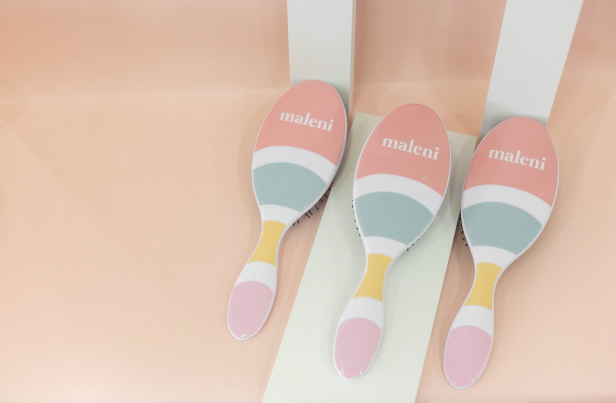 MALENI DETANGLING HAIRBRUSH
