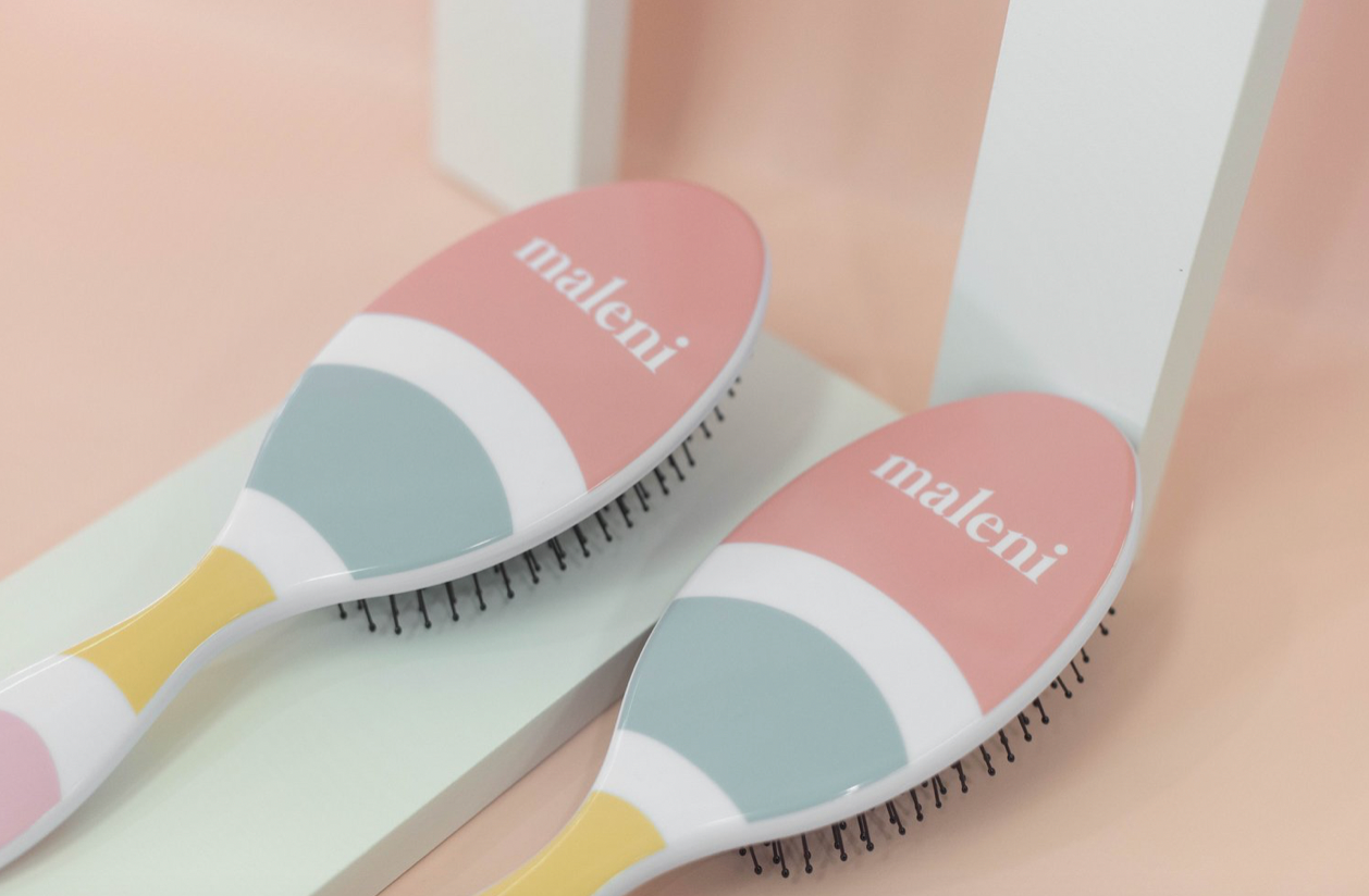 MALENI DETANGLING HAIRBRUSH