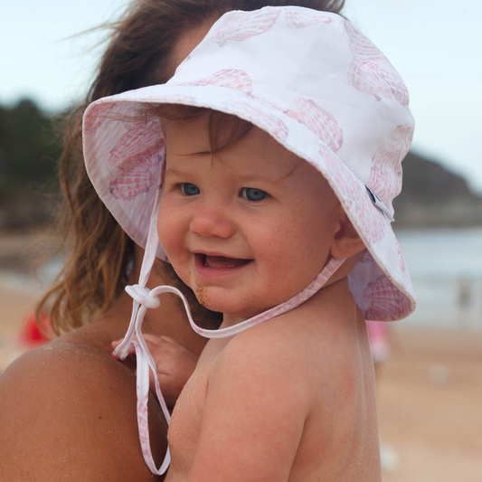 SEASHELLS BABY HAT